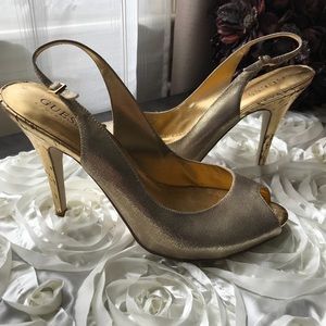 Guess Women’s Gold Shoes Size 7,5